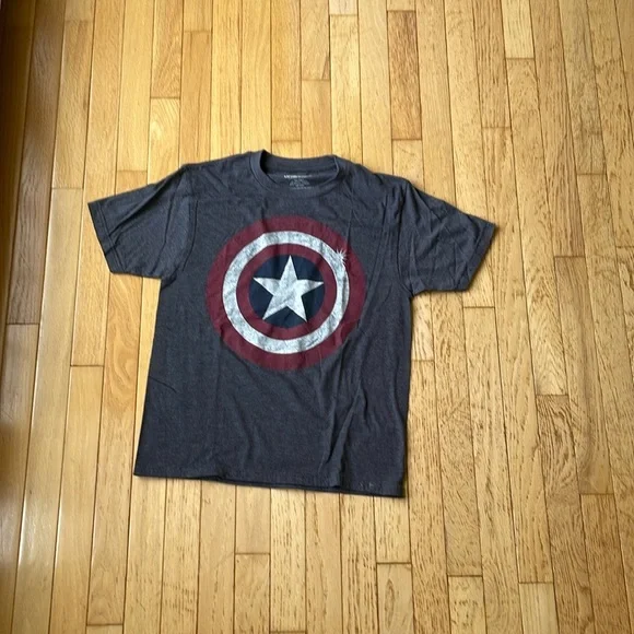 Captain America tshirt - Picture 4 of 4